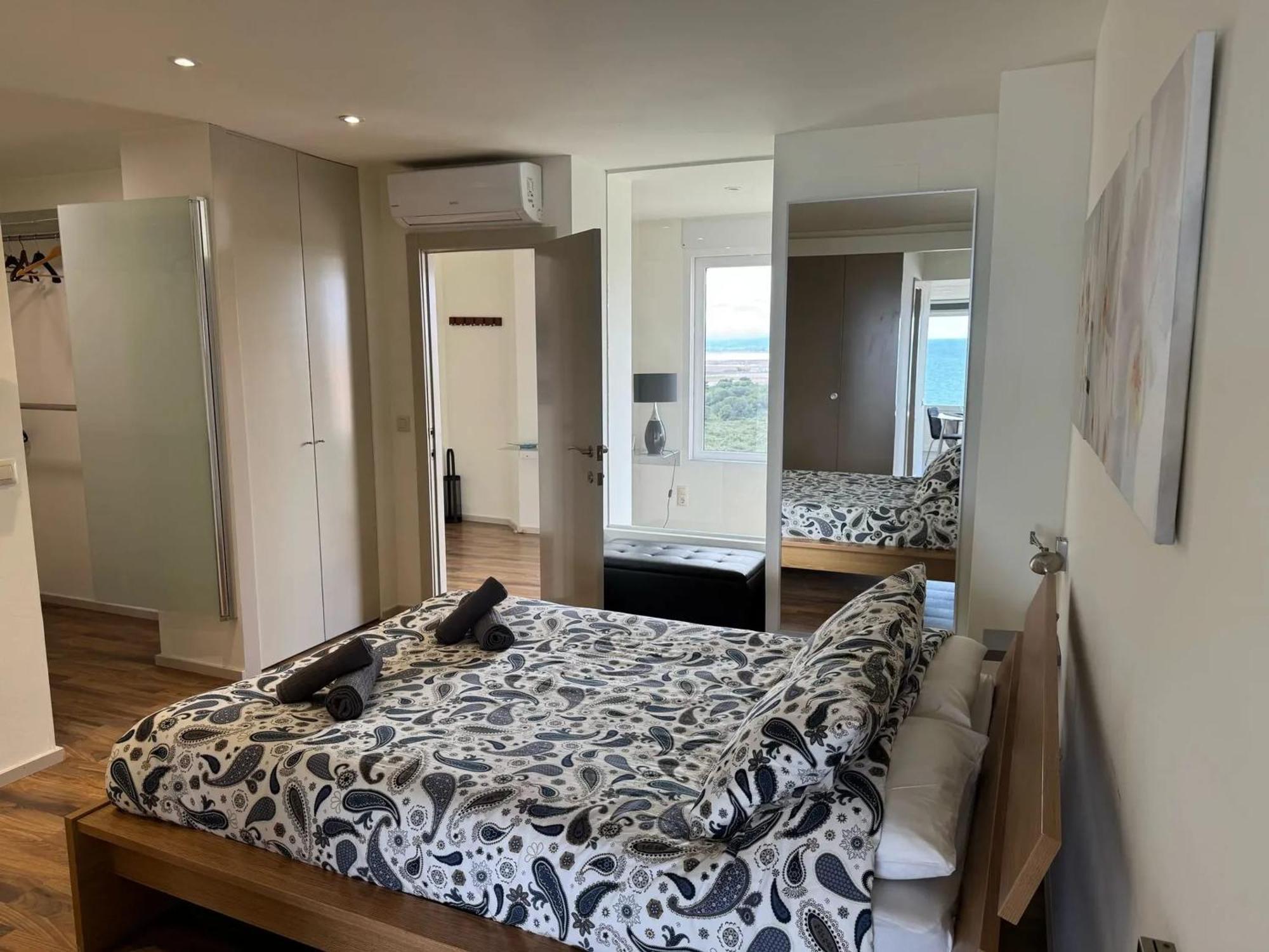 Spacious Apartment In Valencia With Sea View - 160 Sqm Exterior photo